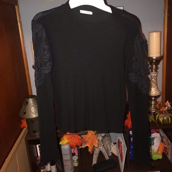 Garage Tops - Black Peek-a-Boo arm Shirt with Lace Detailing